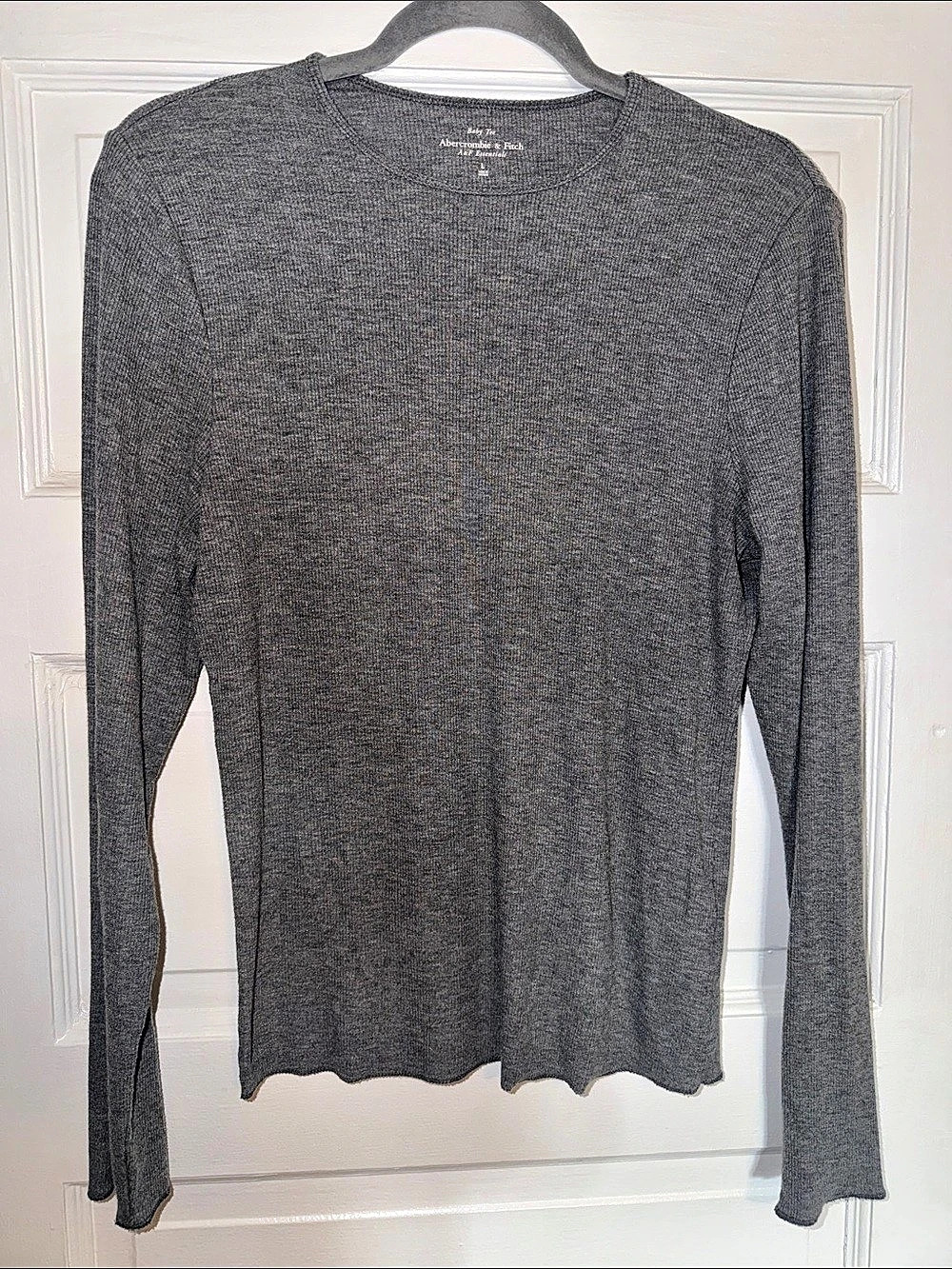 Abercrombie & Fitch A&F Essentials Long Sleeve Baby Tee Gray Large